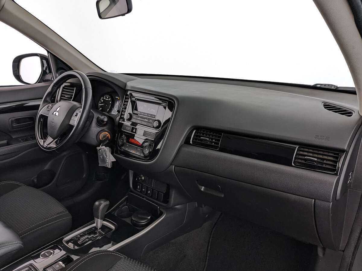 Mitsubishi Outlander с пробегом — 2019 год. Фото: #8