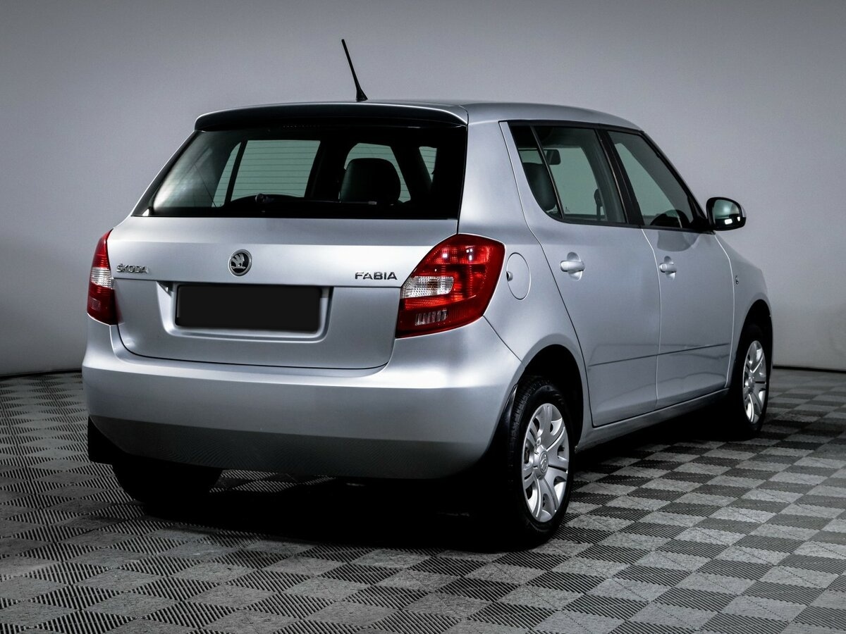 Skoda Fabia с пробегом — 2014 год. Фото: #3