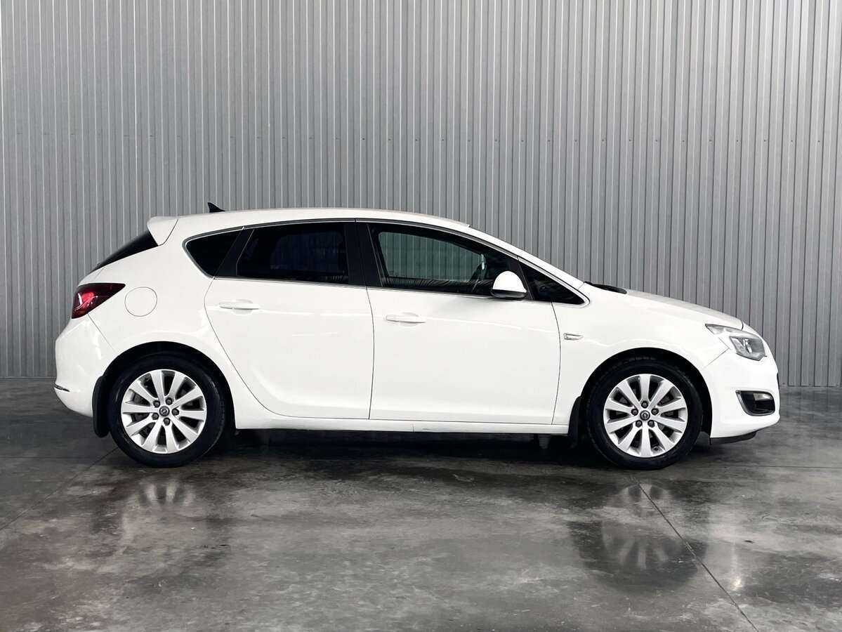 Opel Astra с пробегом — 2014 год. Фото: #3