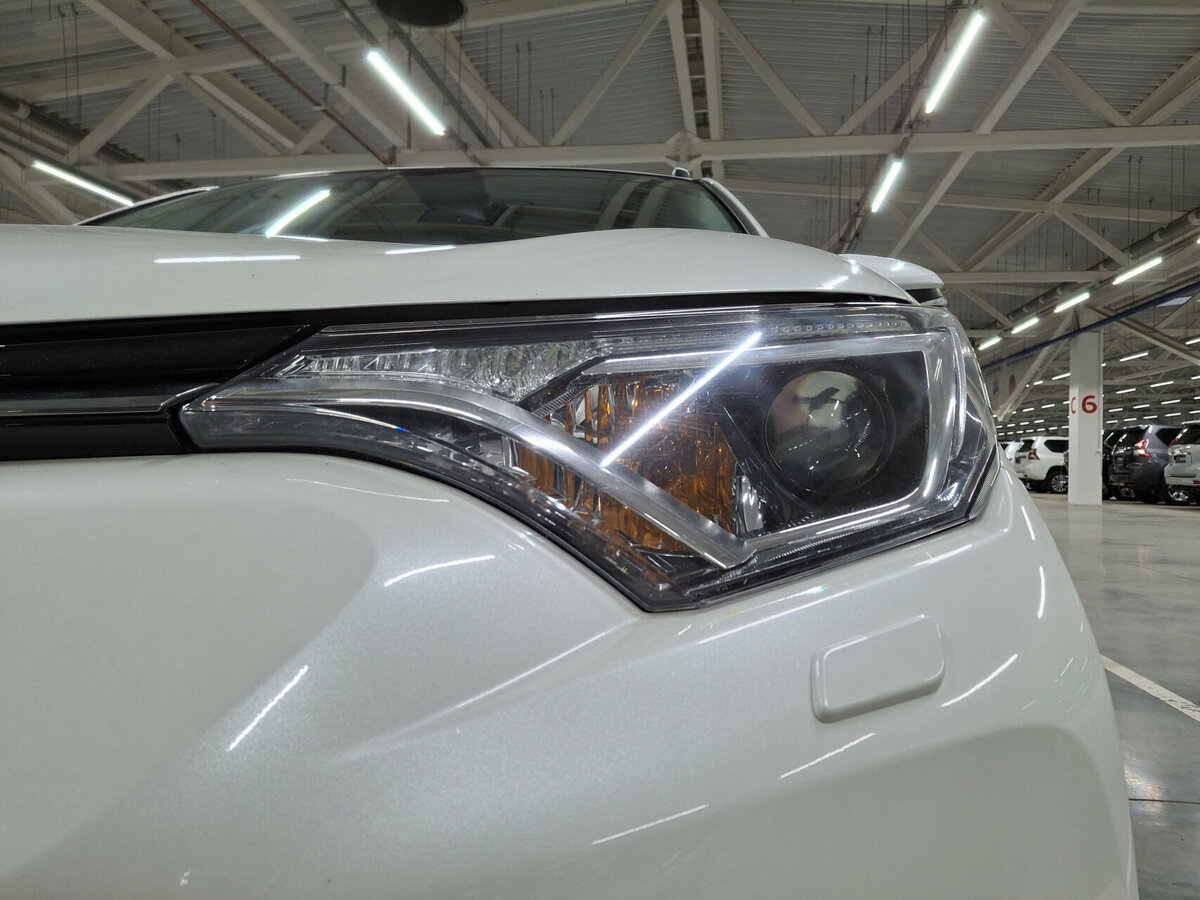 Toyota RAV4 с пробегом — 2016 год. Фото: #15