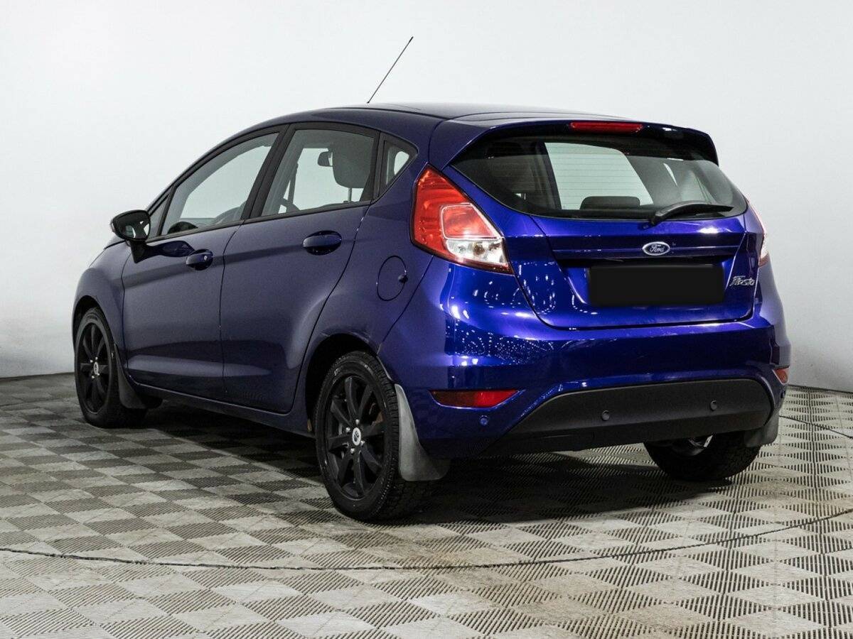Ford Fiesta с пробегом — 2015 год. Фото: #6