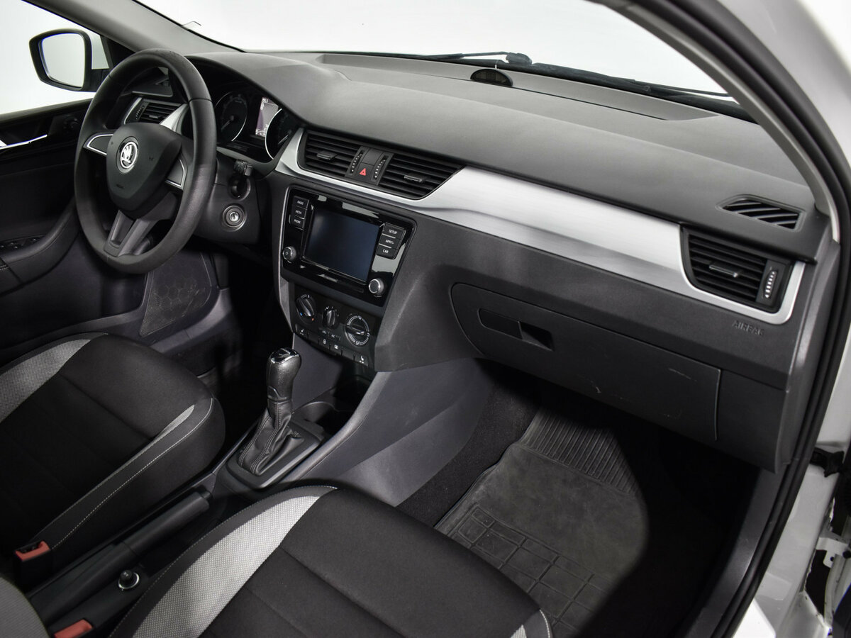 Skoda Rapid с пробегом — 2018 год. Фото: #11