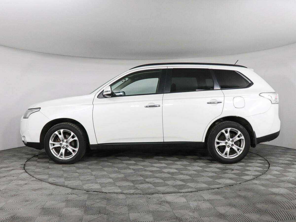 Mitsubishi Outlander с пробегом — 2012 год. Фото: #7