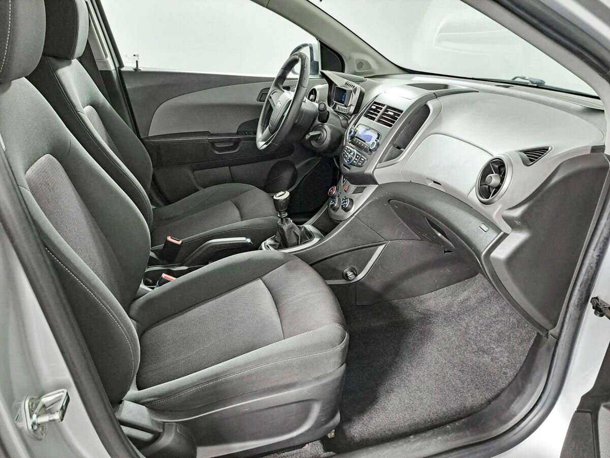 Chevrolet Aveo с пробегом — 2012 год. Фото: #8