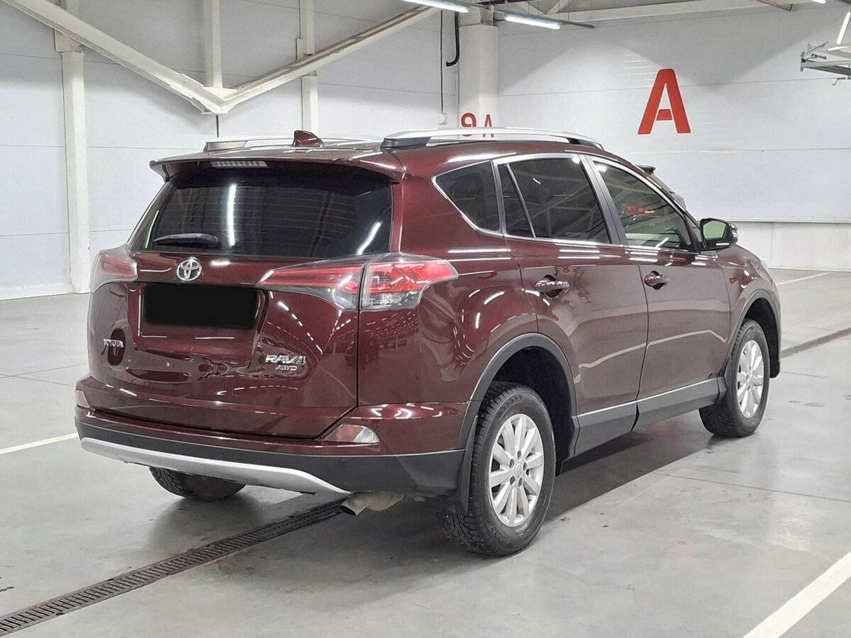 Toyota RAV4 с пробегом — 2016 год. Фото: #4