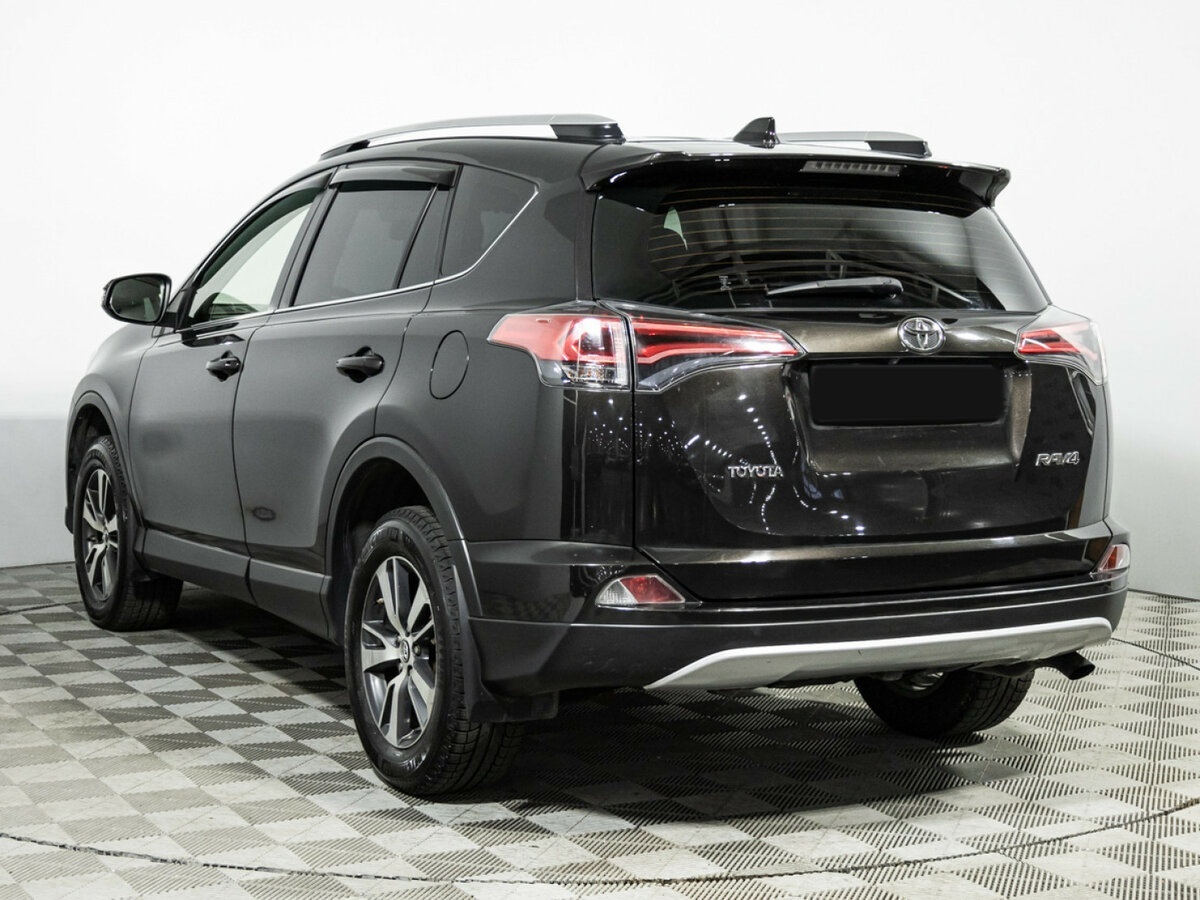 Toyota RAV4 с пробегом — 2016 год. Фото: #6