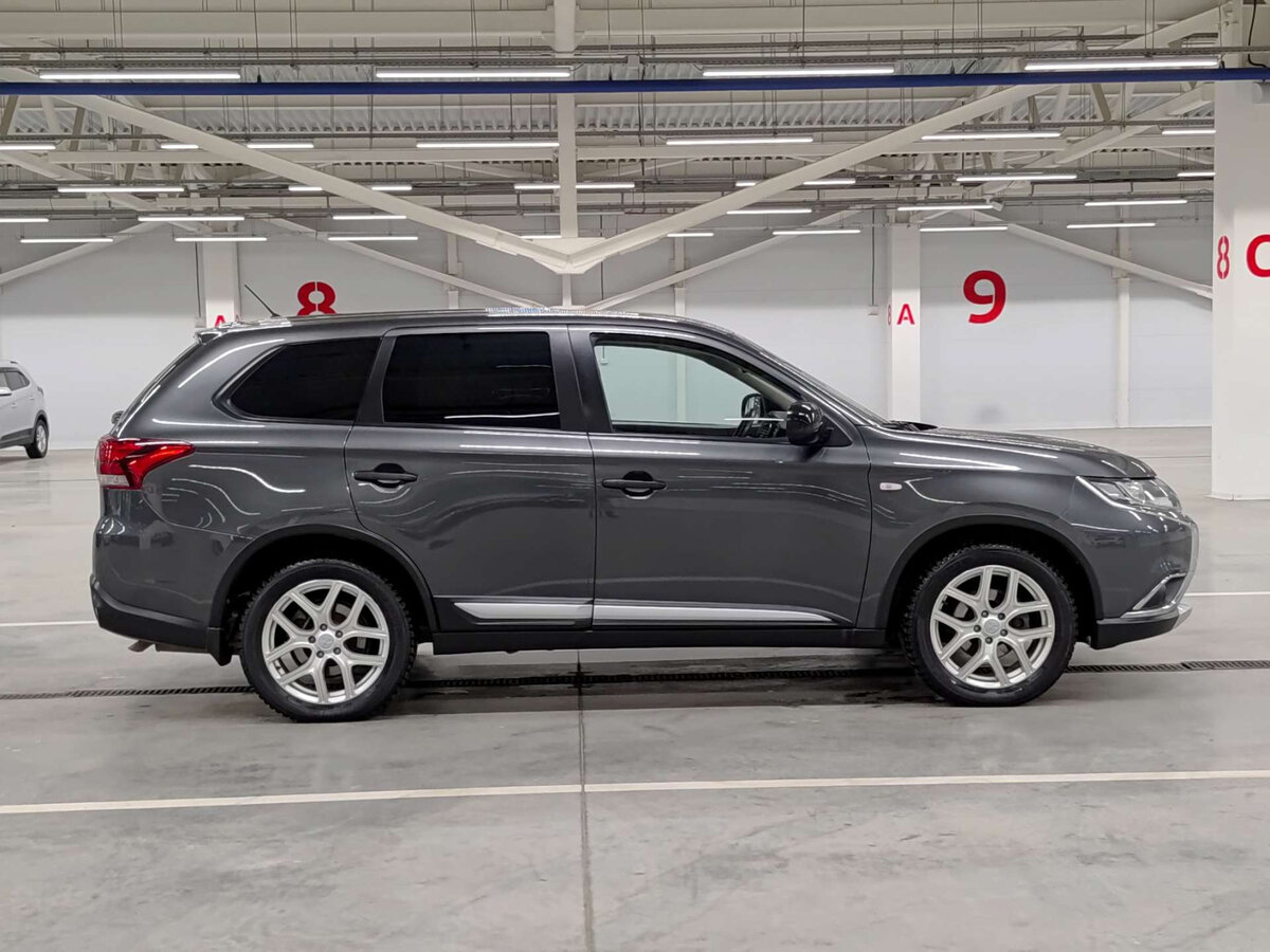 Mitsubishi Outlander с пробегом — 2016 год. Фото: #3