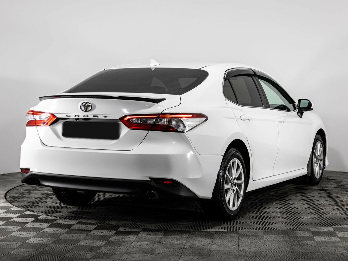 Toyota Camry с пробегом — 2021 год. Фото: #3