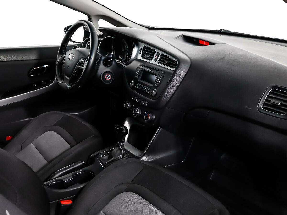 Kia Ceed с пробегом — 2015 год. Фото: #10