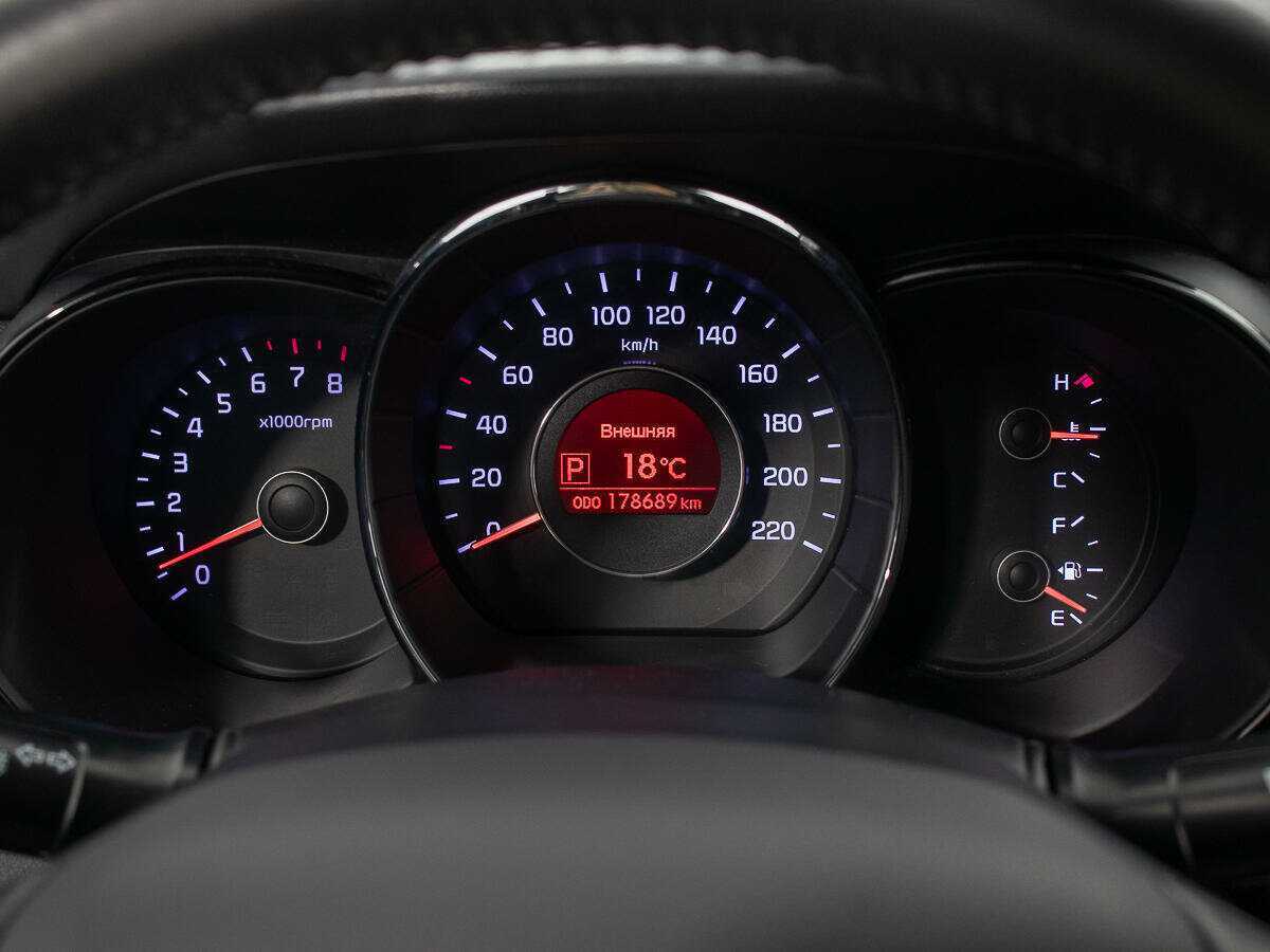 Kia Rio с пробегом — 2012 год. Фото: #11