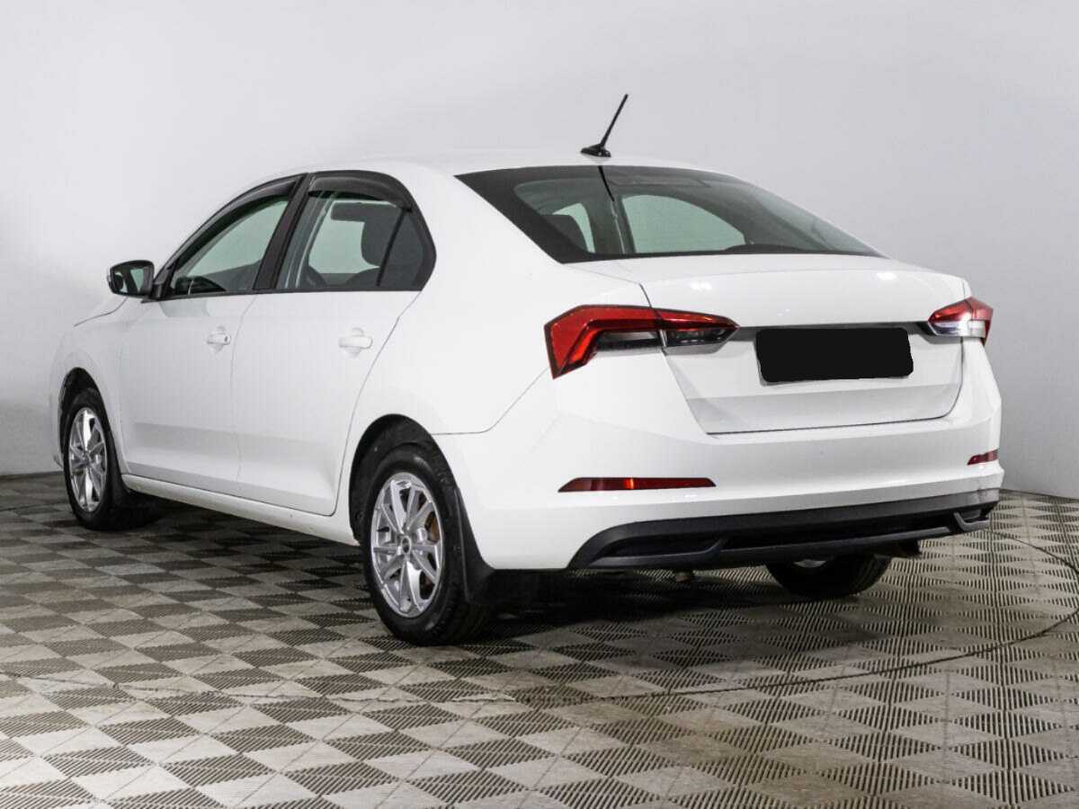 Skoda Rapid с пробегом — 2021 год. Фото: #6