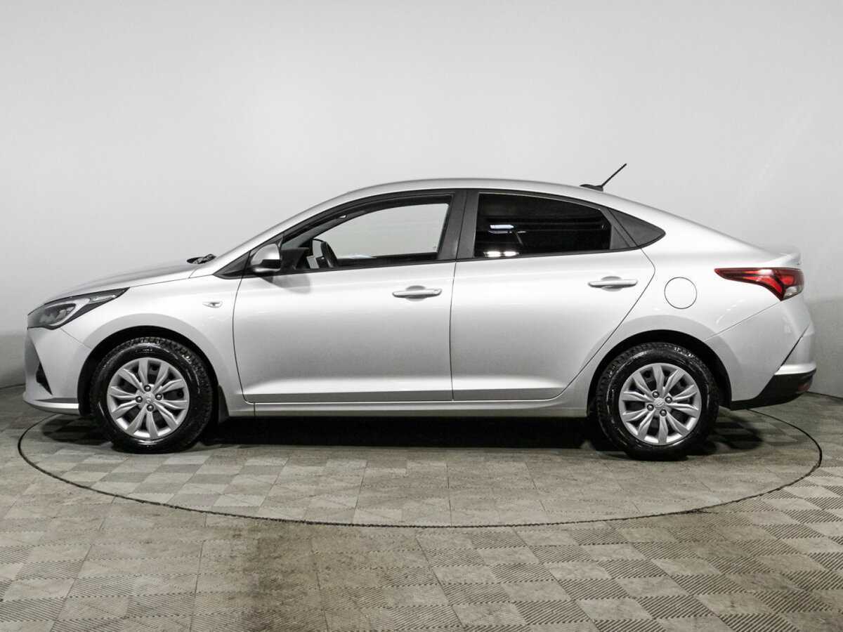 Hyundai Solaris с пробегом — 2022 год. Фото: #7