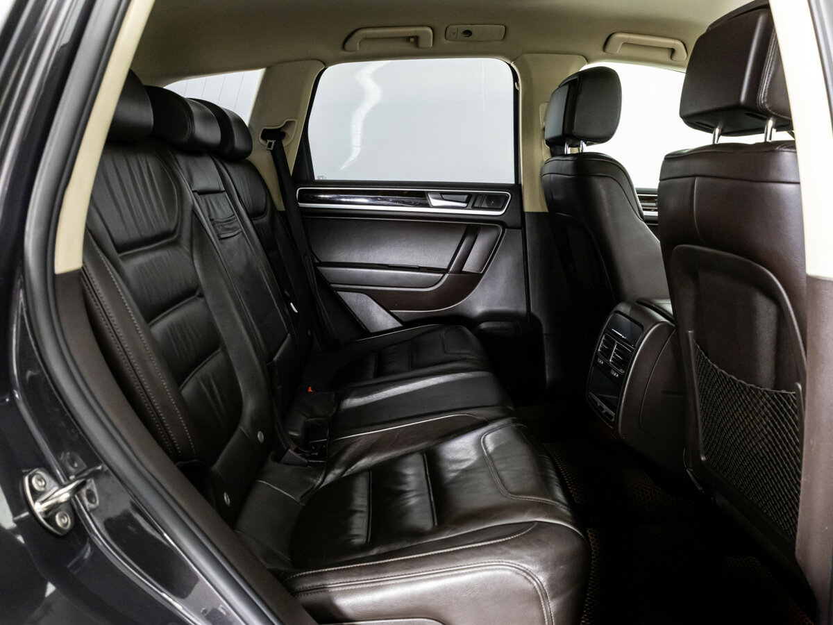 Volkswagen Touareg с пробегом — 2012 год. Фото: #15