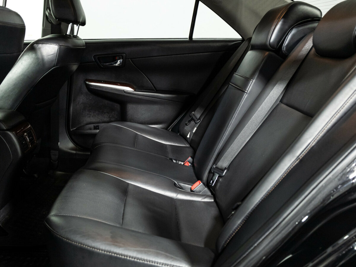 Toyota Camry с пробегом — 2012 год. Фото: #9