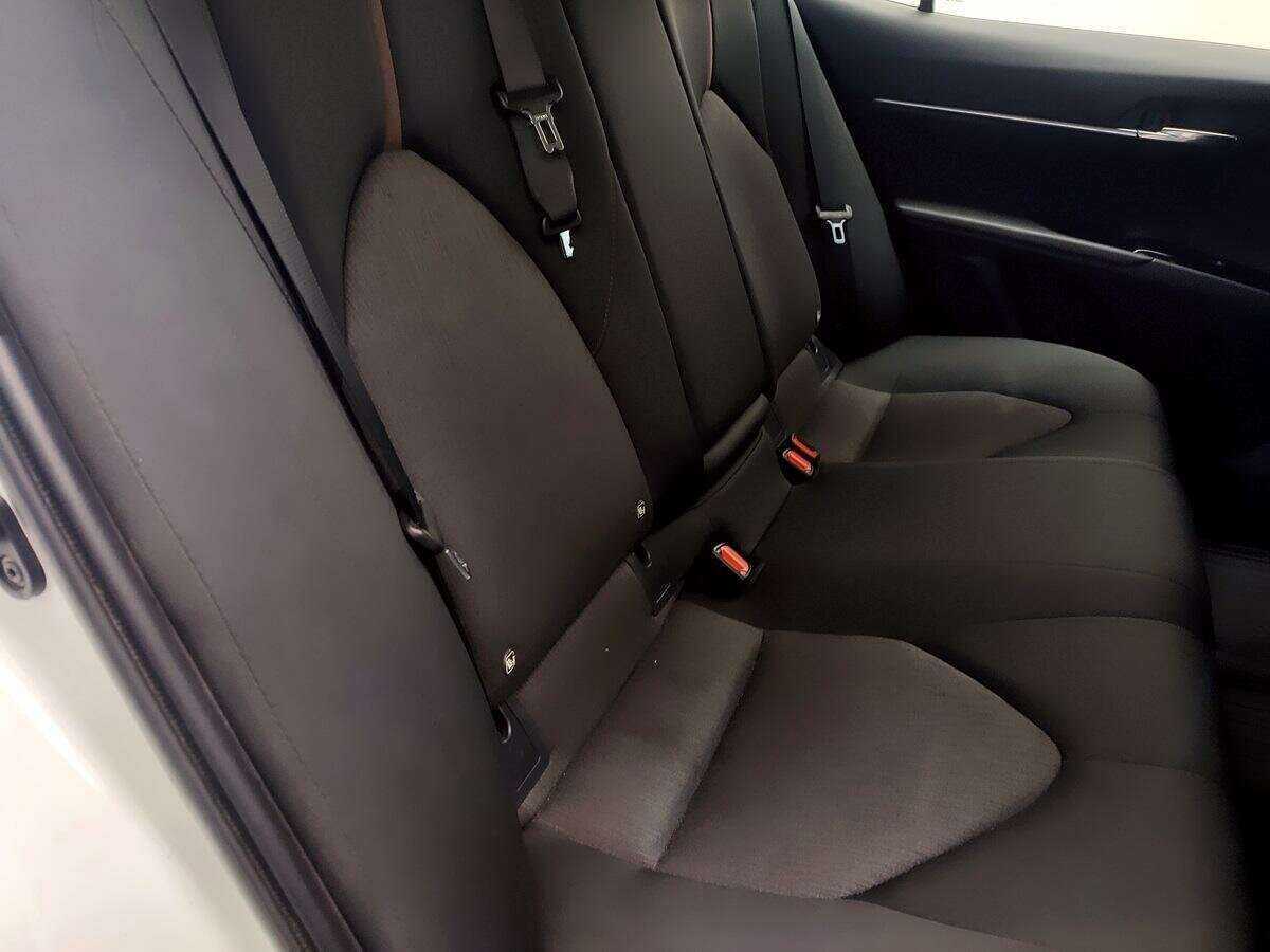 Toyota Camry с пробегом — 2018 год. Фото: #7