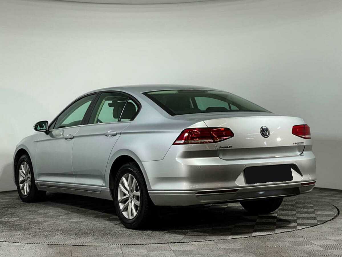Volkswagen Passat с пробегом — 2016 год. Фото: #6