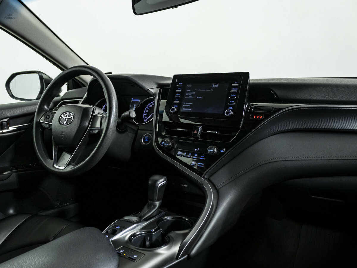 Toyota Camry с пробегом — 2021 год. Фото: #6