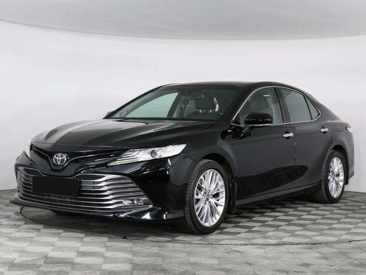 Toyota Camry с пробегом — 2018 год. Посмотреть фото