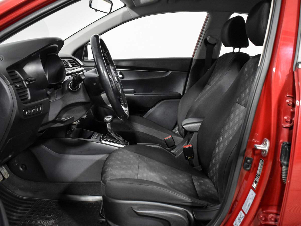 Kia Rio с пробегом — 2018 год. Фото: #11