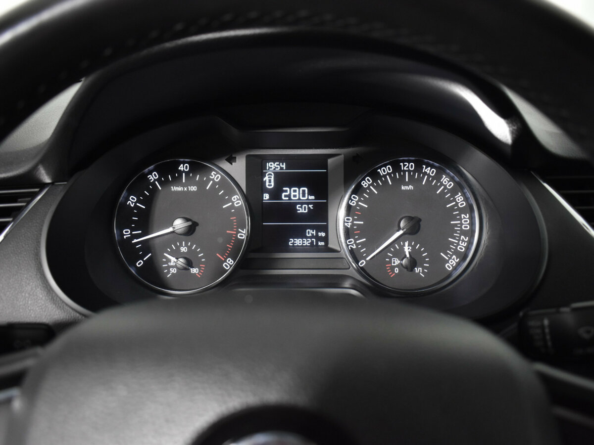 Skoda Octavia с пробегом — 2014 год. Фото: #11