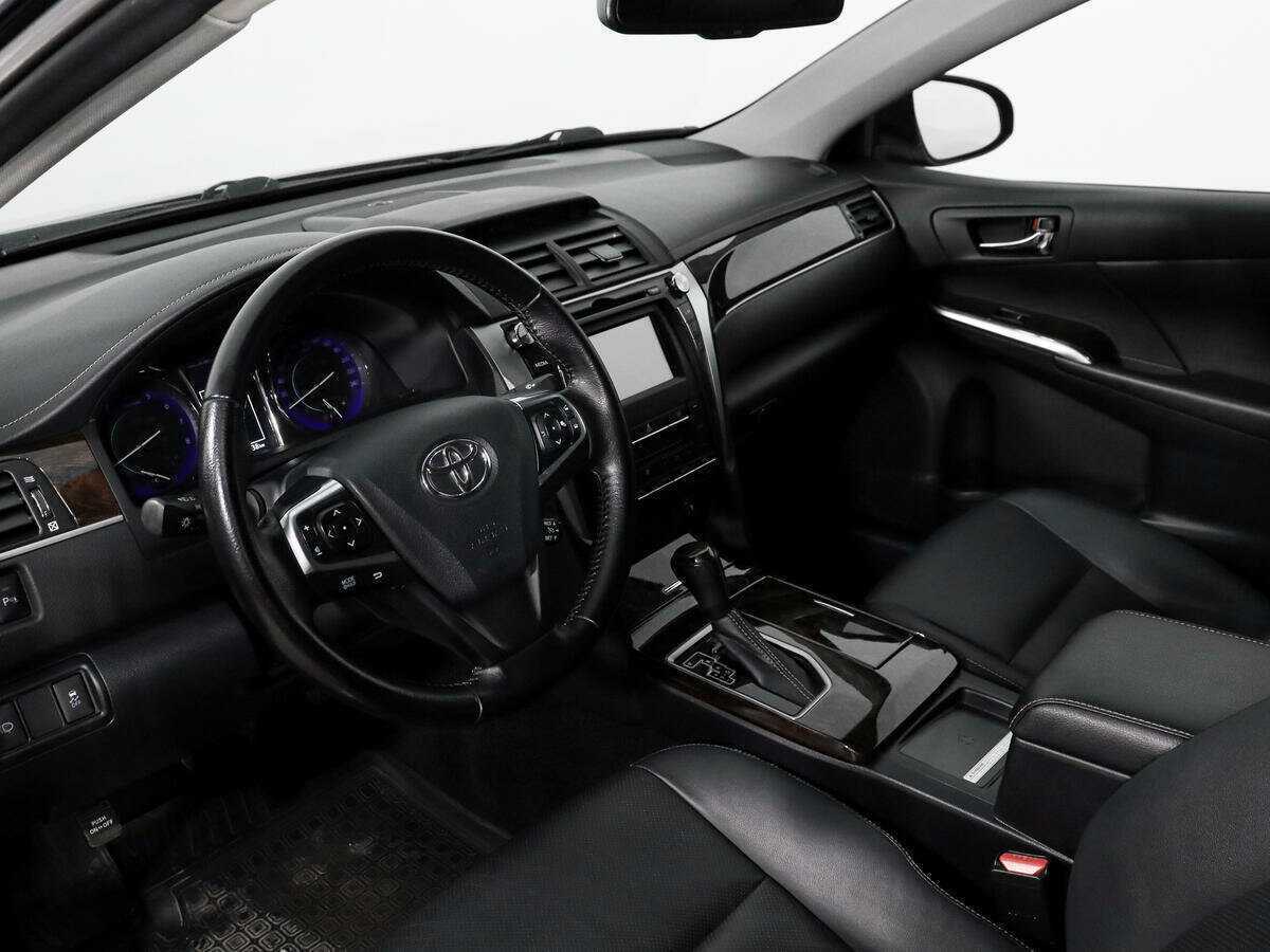 Toyota Camry с пробегом — 2016 год. Фото: #8