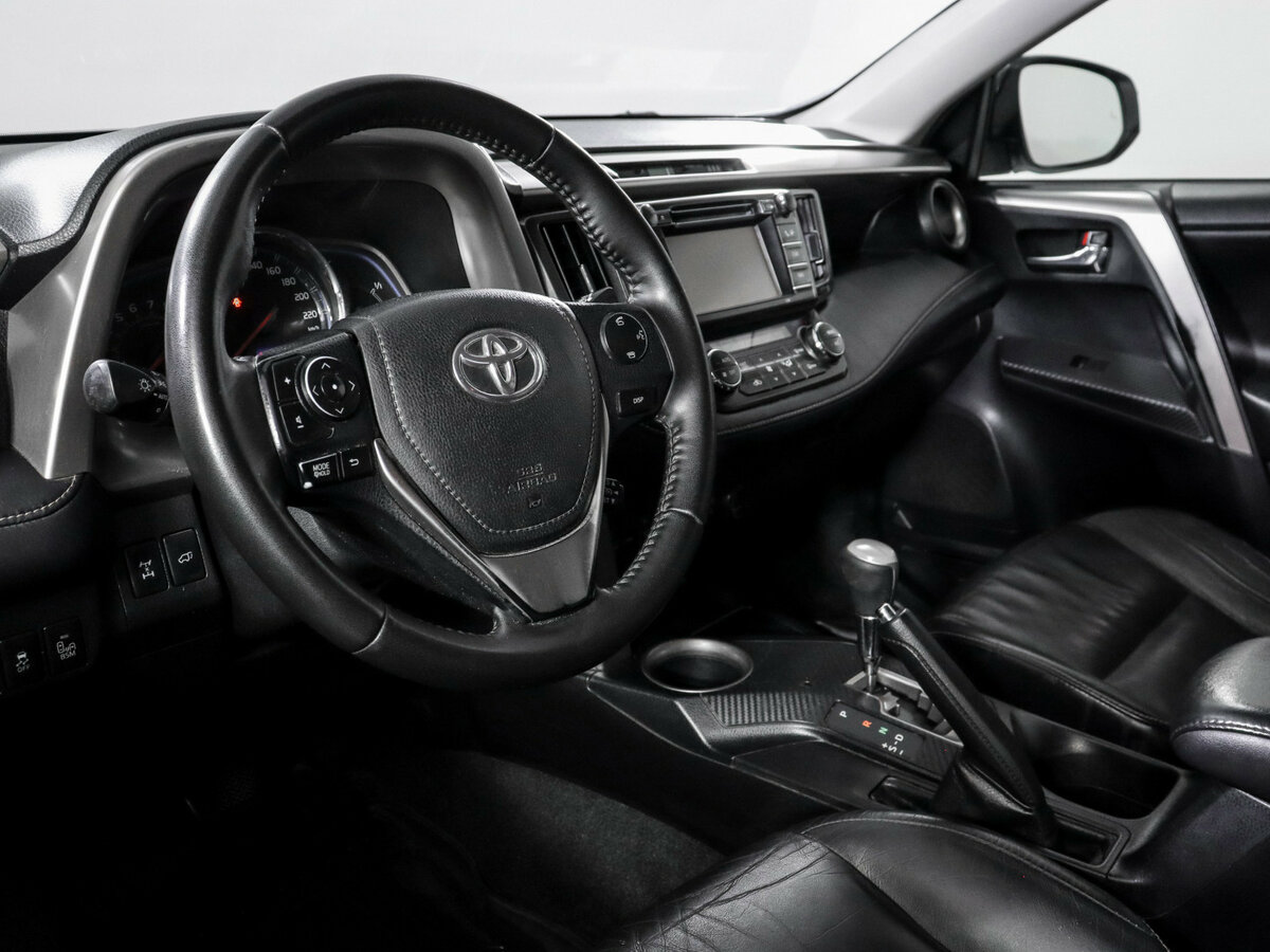 Toyota RAV4 с пробегом — 2013 год. Фото: #12