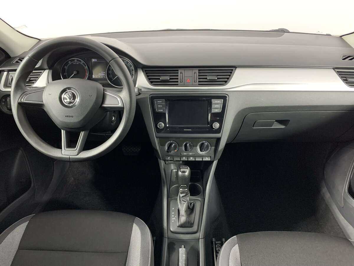 Skoda Rapid с пробегом — 2019 год. Фото: #11