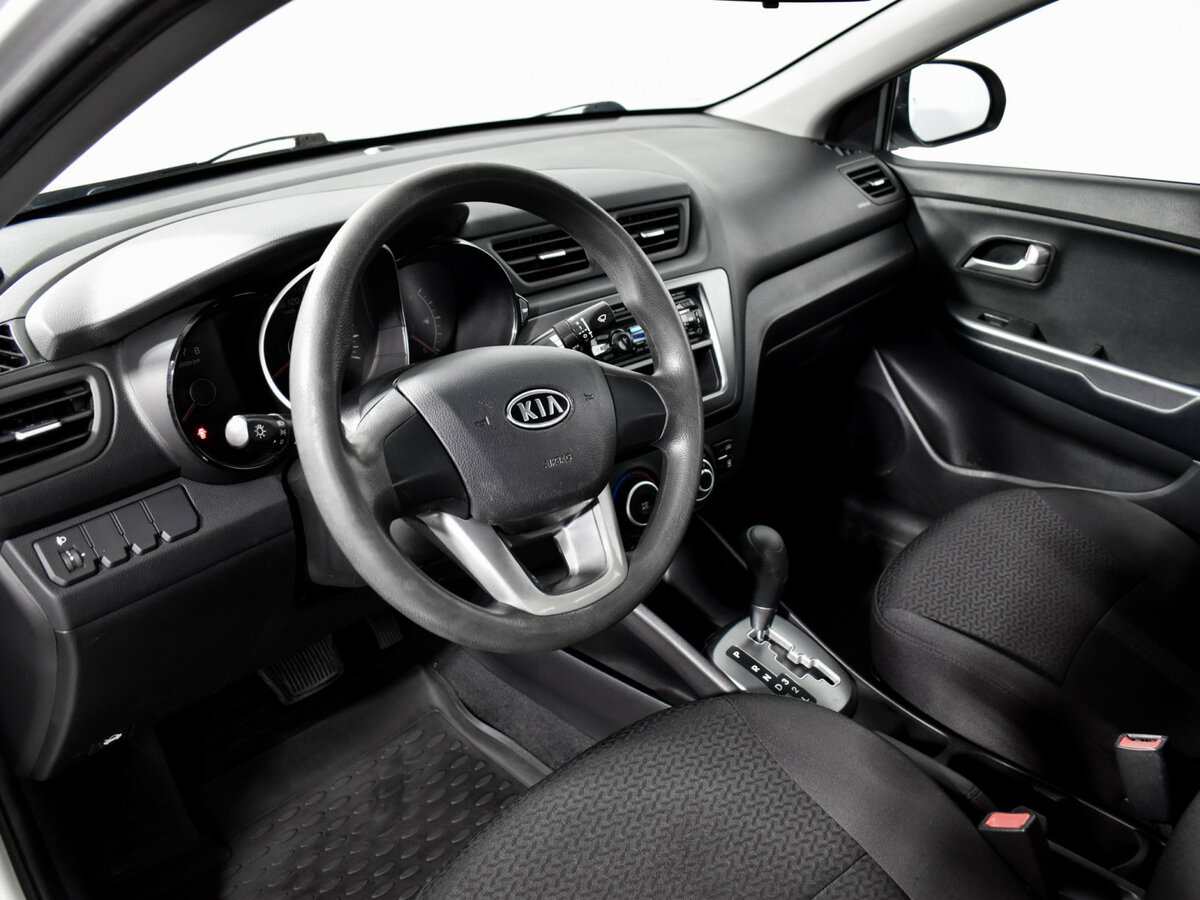 Kia Rio с пробегом — 2012 год. Фото: #8