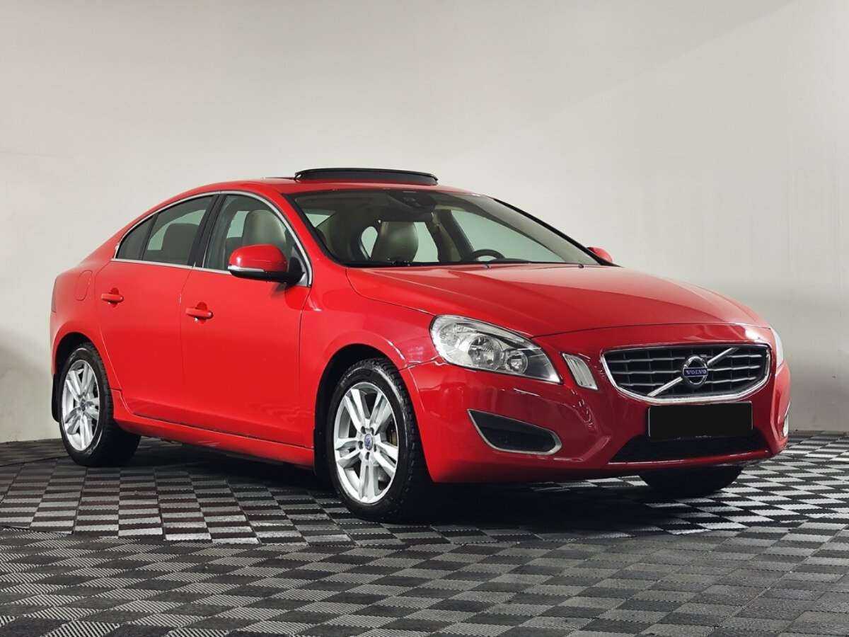 Volvo S60 с пробегом — 2012 год. Фото: #1