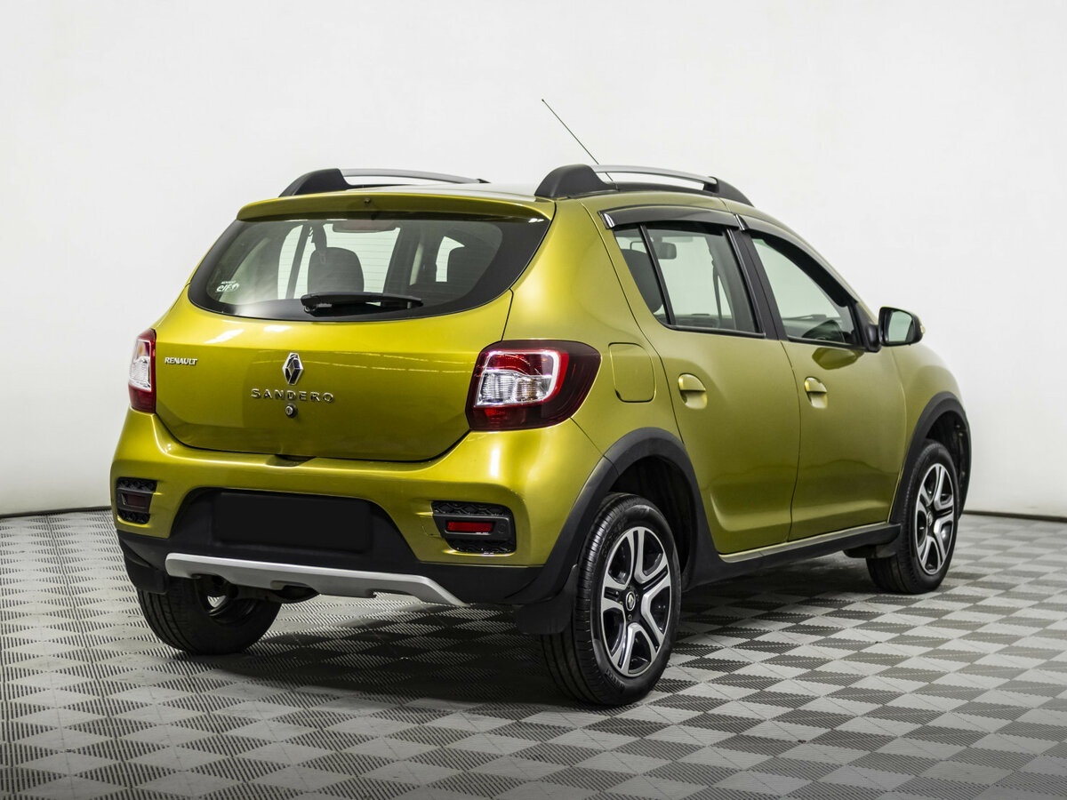 Renault Sandero с пробегом — 2015 год. Фото: #3