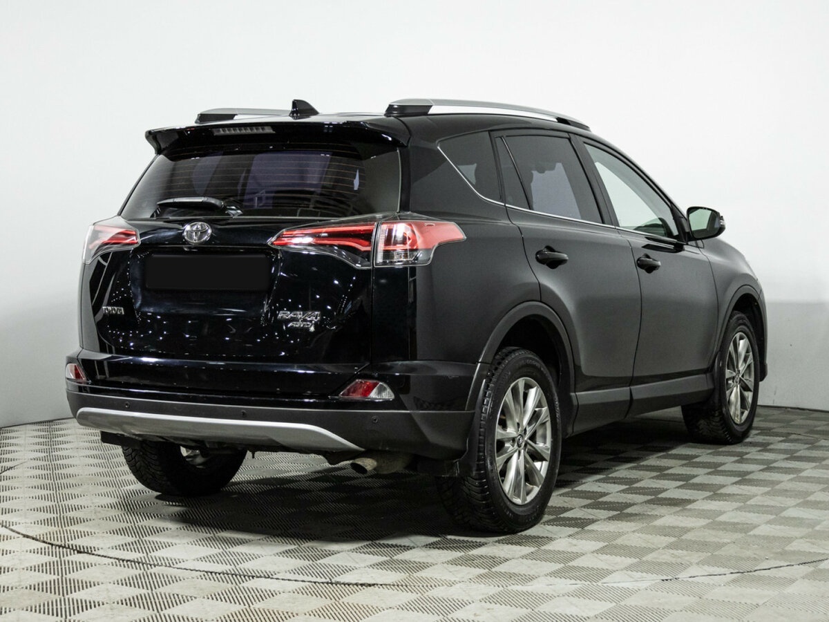 Toyota RAV4 с пробегом — 2017 год. Фото: #3