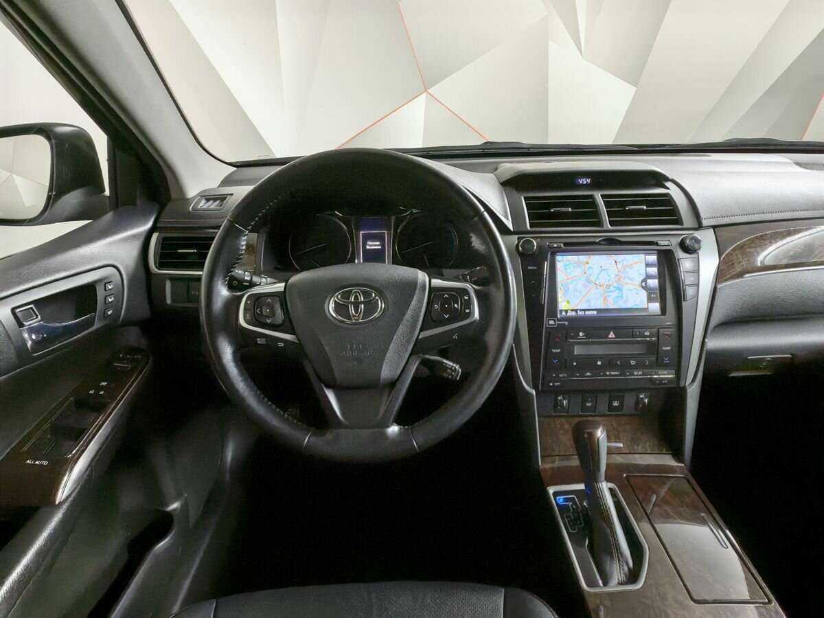 Toyota Camry с пробегом — 2017 год. Фото: #12