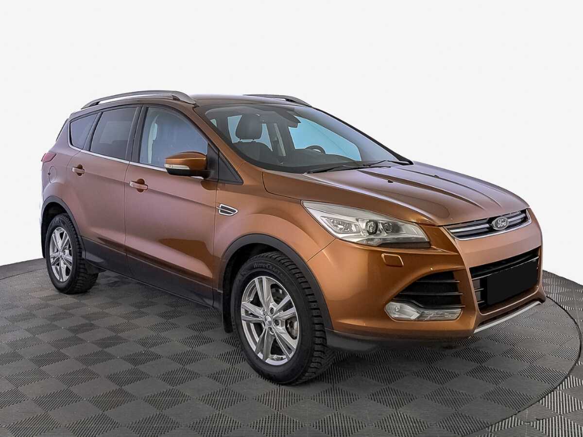 Ford Kuga с пробегом — 2014 год. Фото: #2