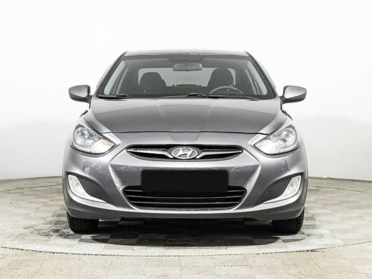 Hyundai Solaris с пробегом — 2013 год. Фото: #1