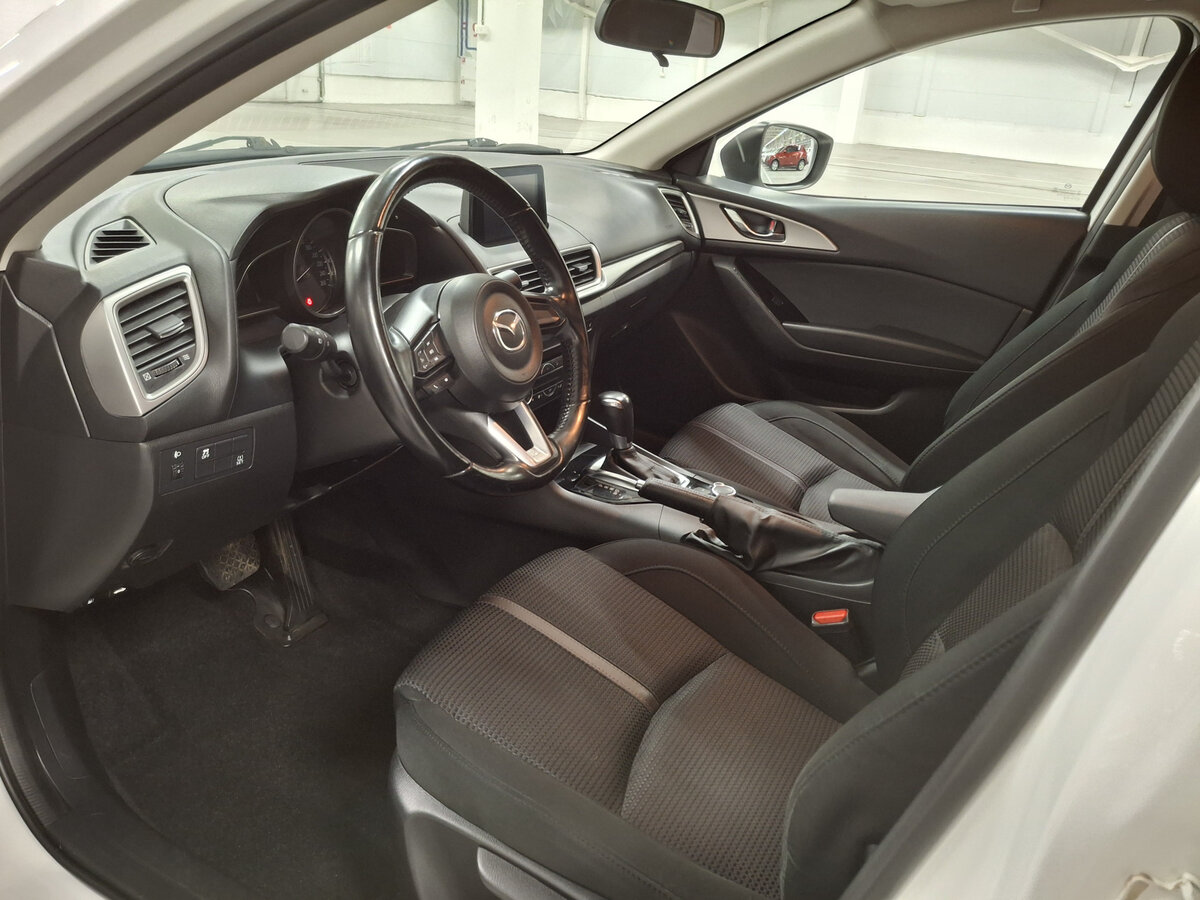 Mazda 3 с пробегом — 2018 год. Фото: #15