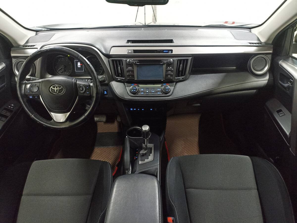 Toyota RAV4 с пробегом — 2016 год. Фото: #13
