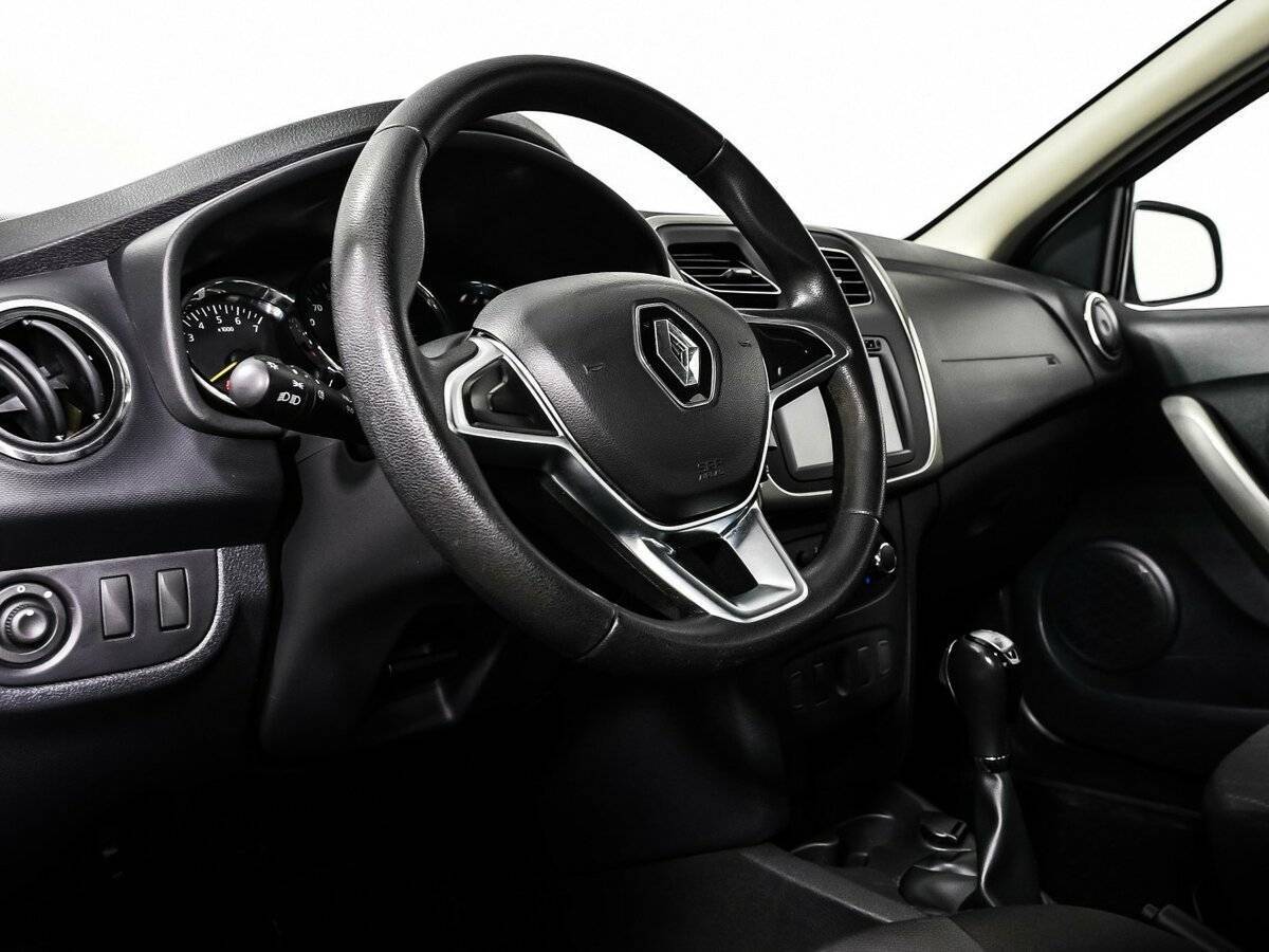 Renault Logan с пробегом — 2020 год. Фото: #11
