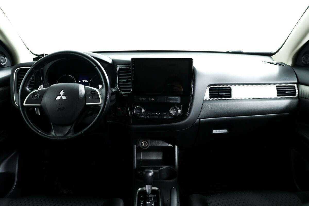 Mitsubishi Outlander с пробегом — 2013 год. Фото: #10
