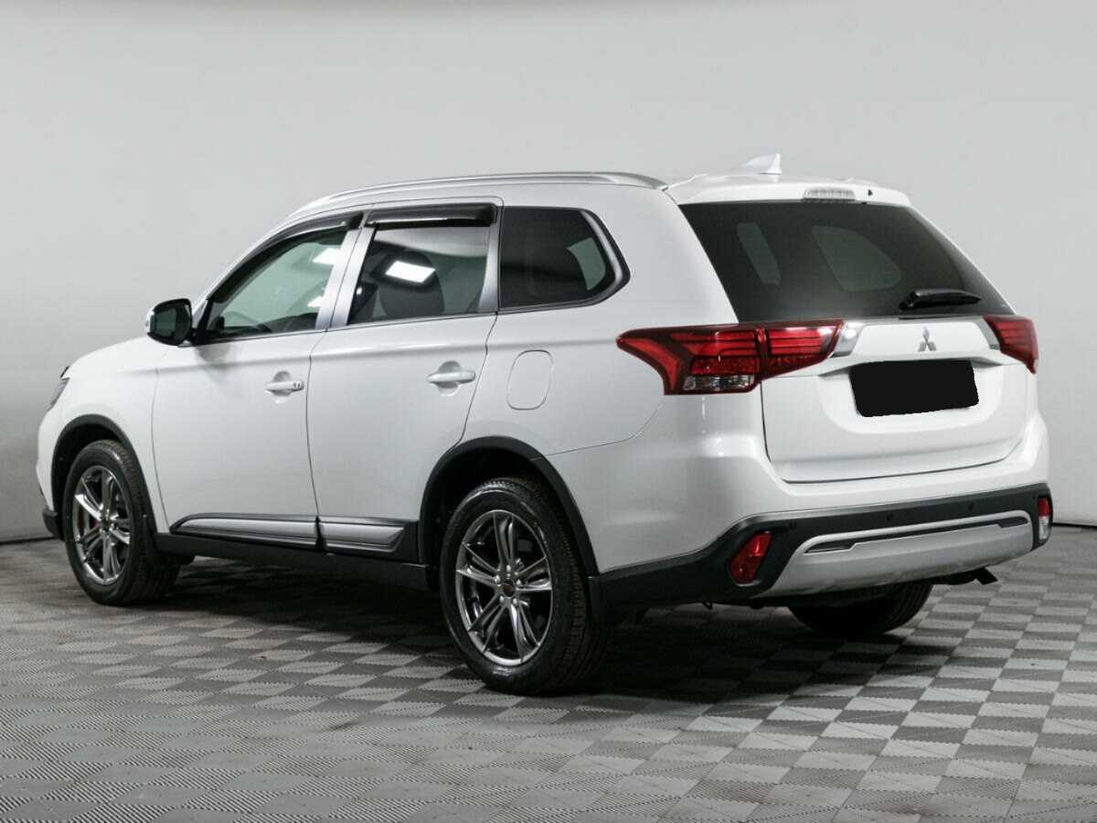 Mitsubishi Outlander с пробегом — 2019 год. Фото: #3