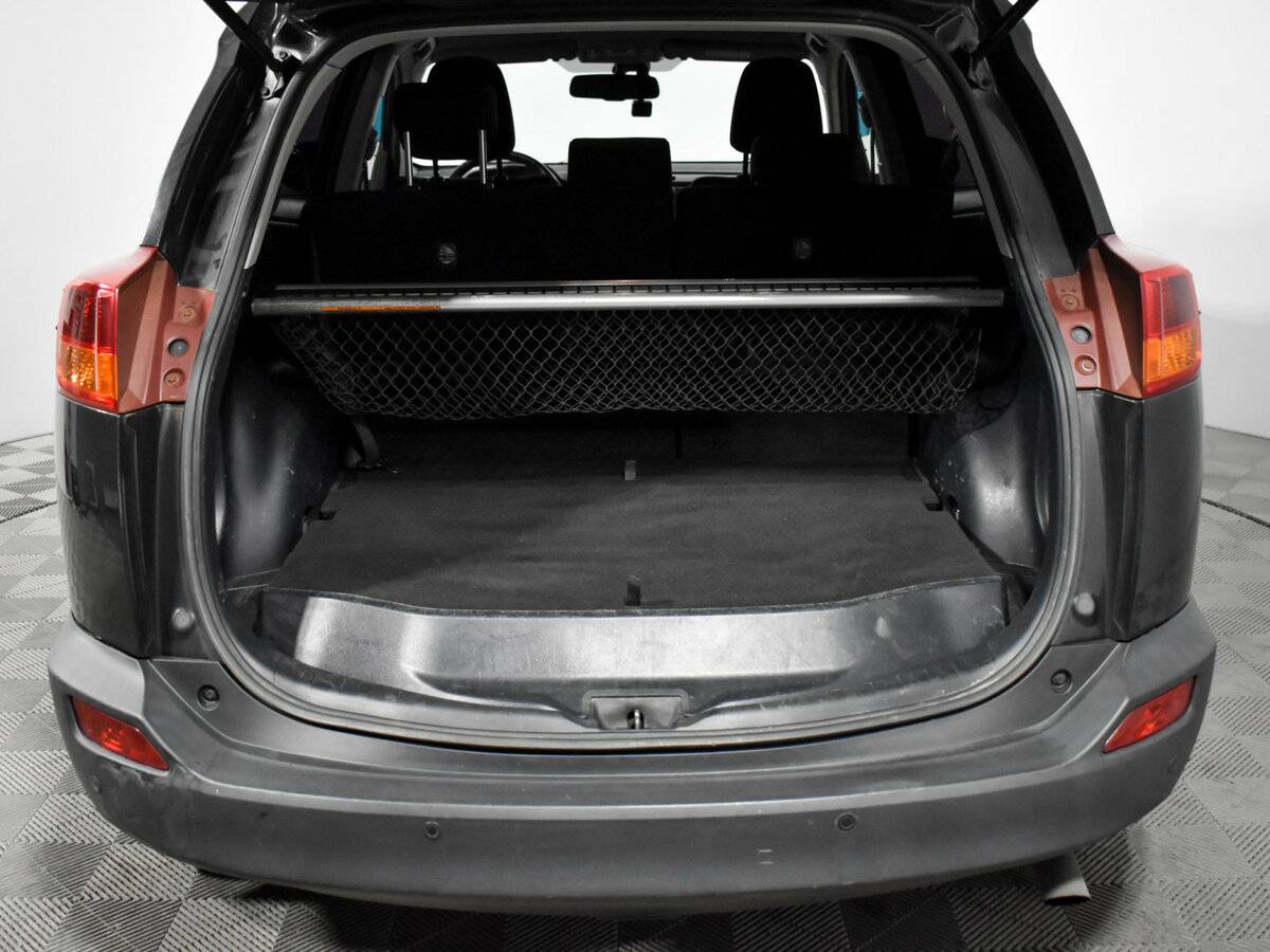 Toyota RAV4 с пробегом — 2014 год. Фото: #11