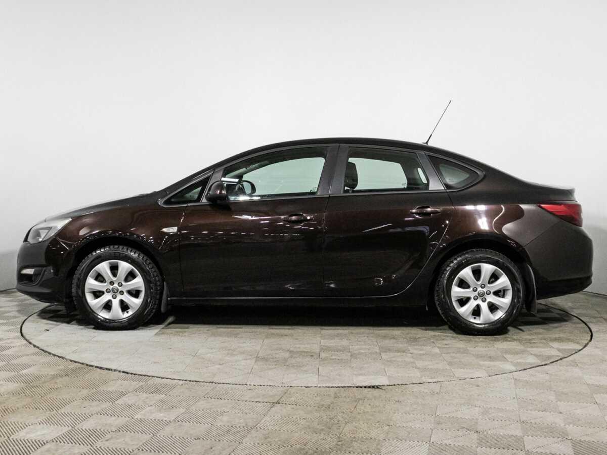Opel Astra с пробегом — 2014 год. Фото: #7