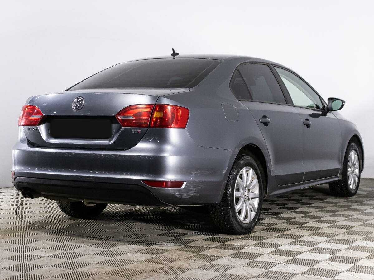 Volkswagen Jetta с пробегом — 2012 год. Фото: #4
