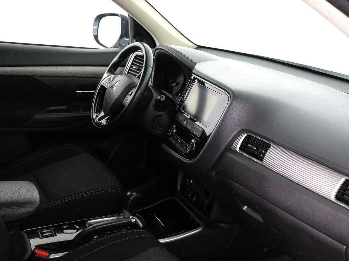 Mitsubishi Outlander с пробегом — 2018 год. Фото: #6