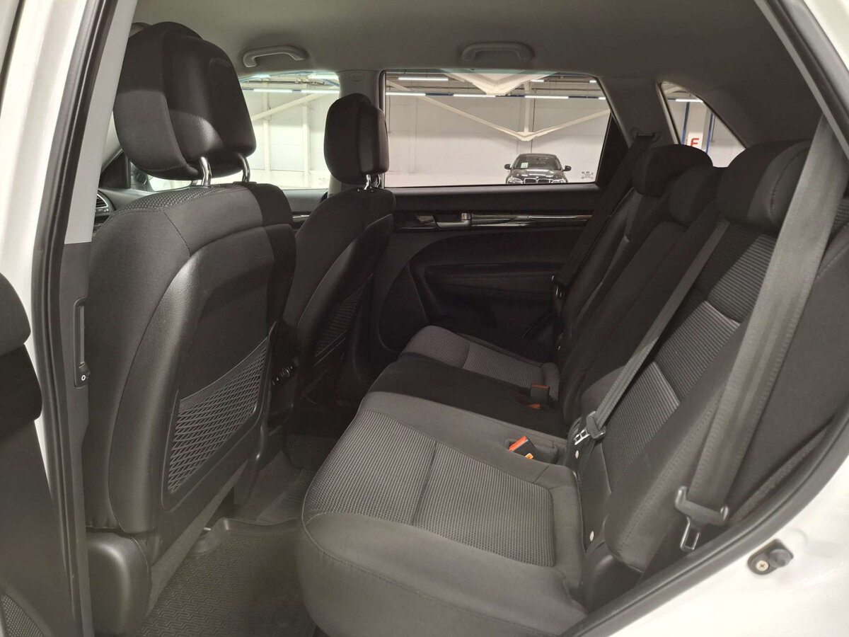 Kia Sorento с пробегом — 2017 год. Фото: #11
