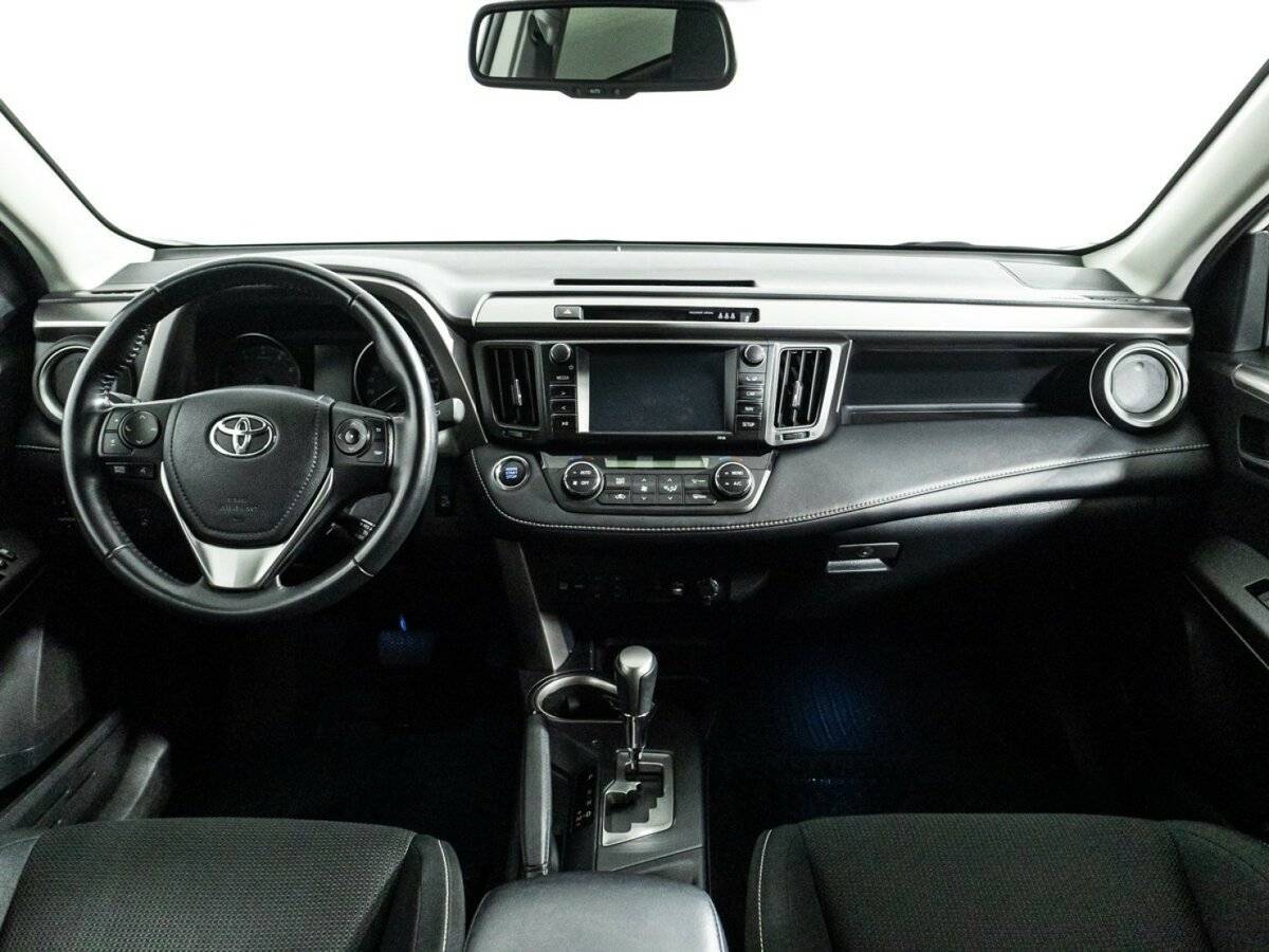 Toyota RAV4 с пробегом — 2019 год. Фото: #12