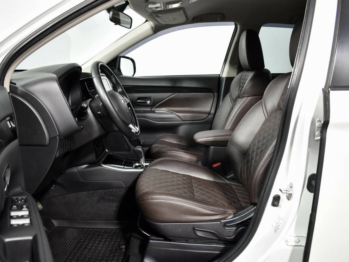 Mitsubishi Outlander с пробегом — 2019 год. Фото: #7