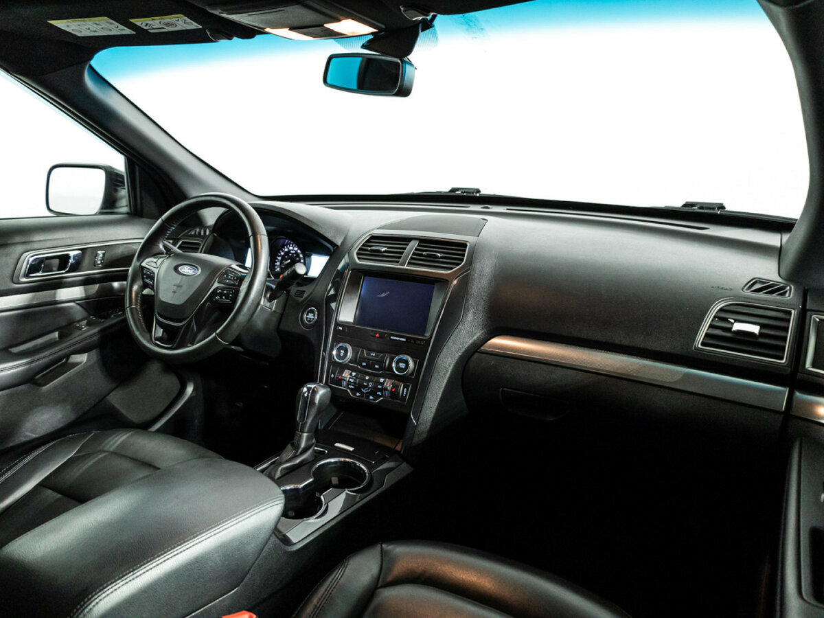 Ford Explorer с пробегом — 2018 год. Фото: #6