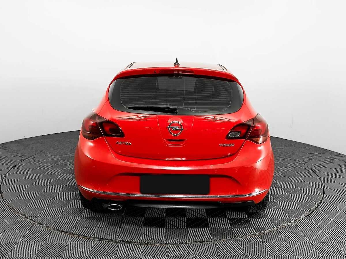 Opel Astra с пробегом — 2012 год. Фото: #4