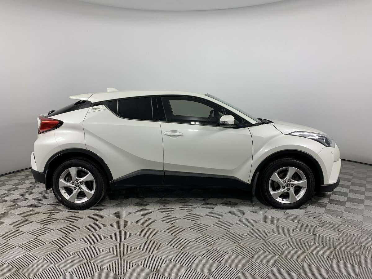 Toyota C-HR с пробегом — 2019 год. Фото: #3
