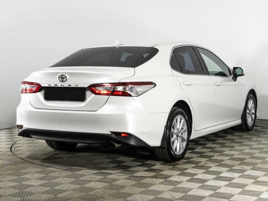 Toyota Camry с пробегом — 2021 год. Фото: #4